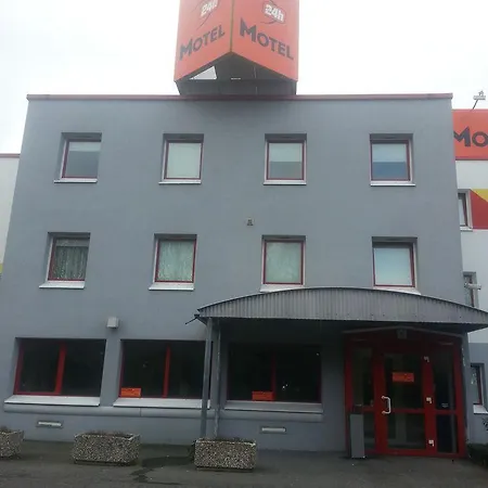 Hotel 24h 3*